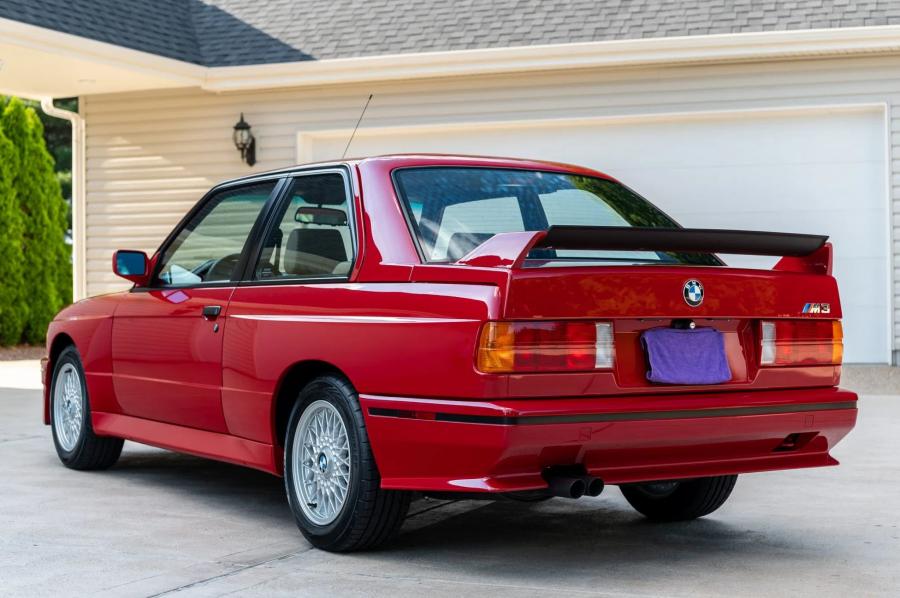  BMW M3 Coupe (E30) 1988 года  (NA) (фото 3 из 231)